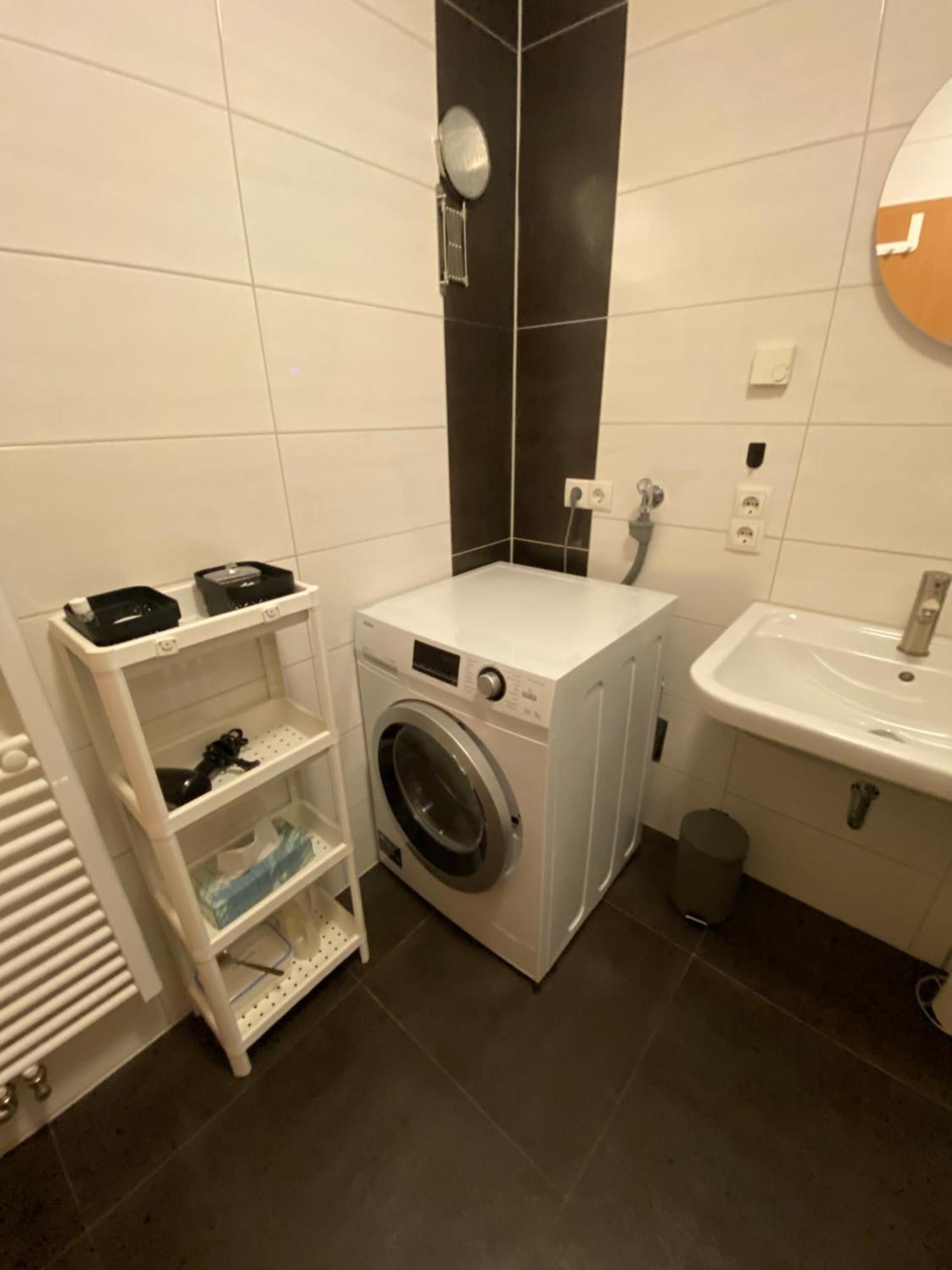 Apartamento Gross, Modern, Vollausgestattet, Gemuetlich Mit Kueche Und Parkplatz Fuer Urlaub Oder Business Kettig Exterior foto