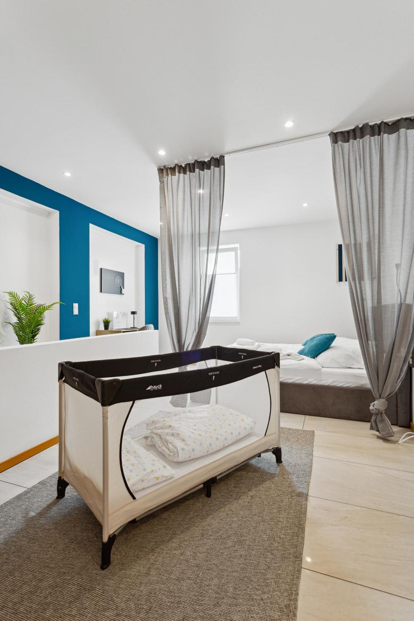 Apartamento Gross, Modern, Vollausgestattet, Gemuetlich Mit Kueche Und Parkplatz Fuer Urlaub Oder Business Kettig Exterior foto