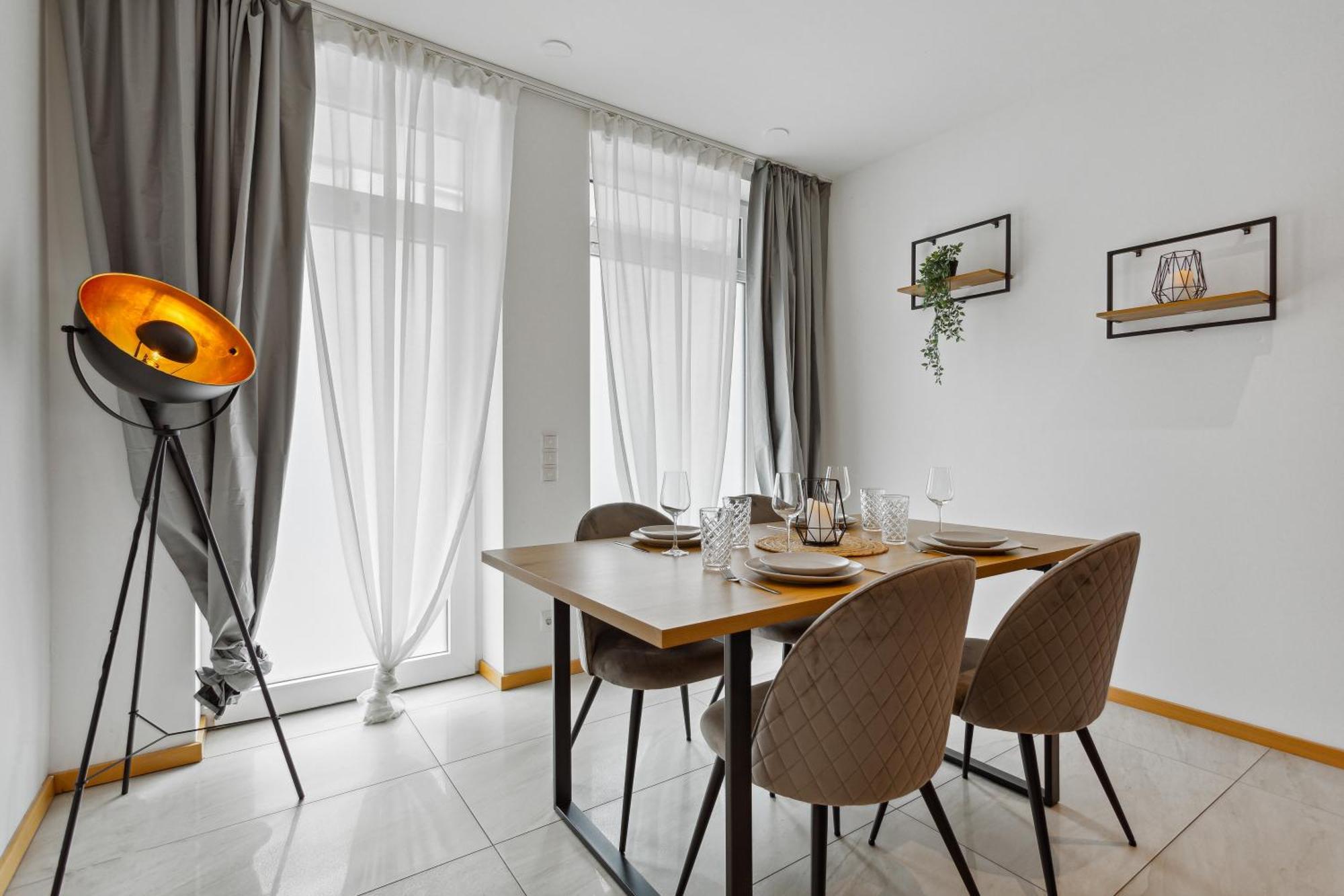Apartamento Gross, Modern, Vollausgestattet, Gemuetlich Mit Kueche Und Parkplatz Fuer Urlaub Oder Business Kettig Exterior foto